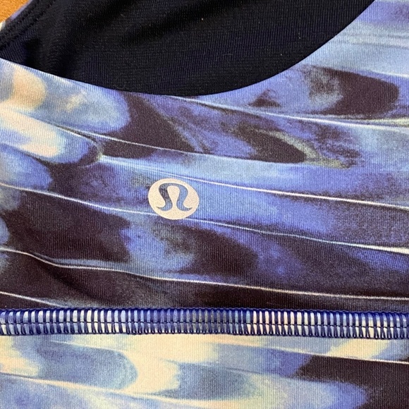 LULULEMON Time To Sweat Sport Bra in Tidal Multi Yoga Workout Athletic 6 EUC - Picture 8 of 9